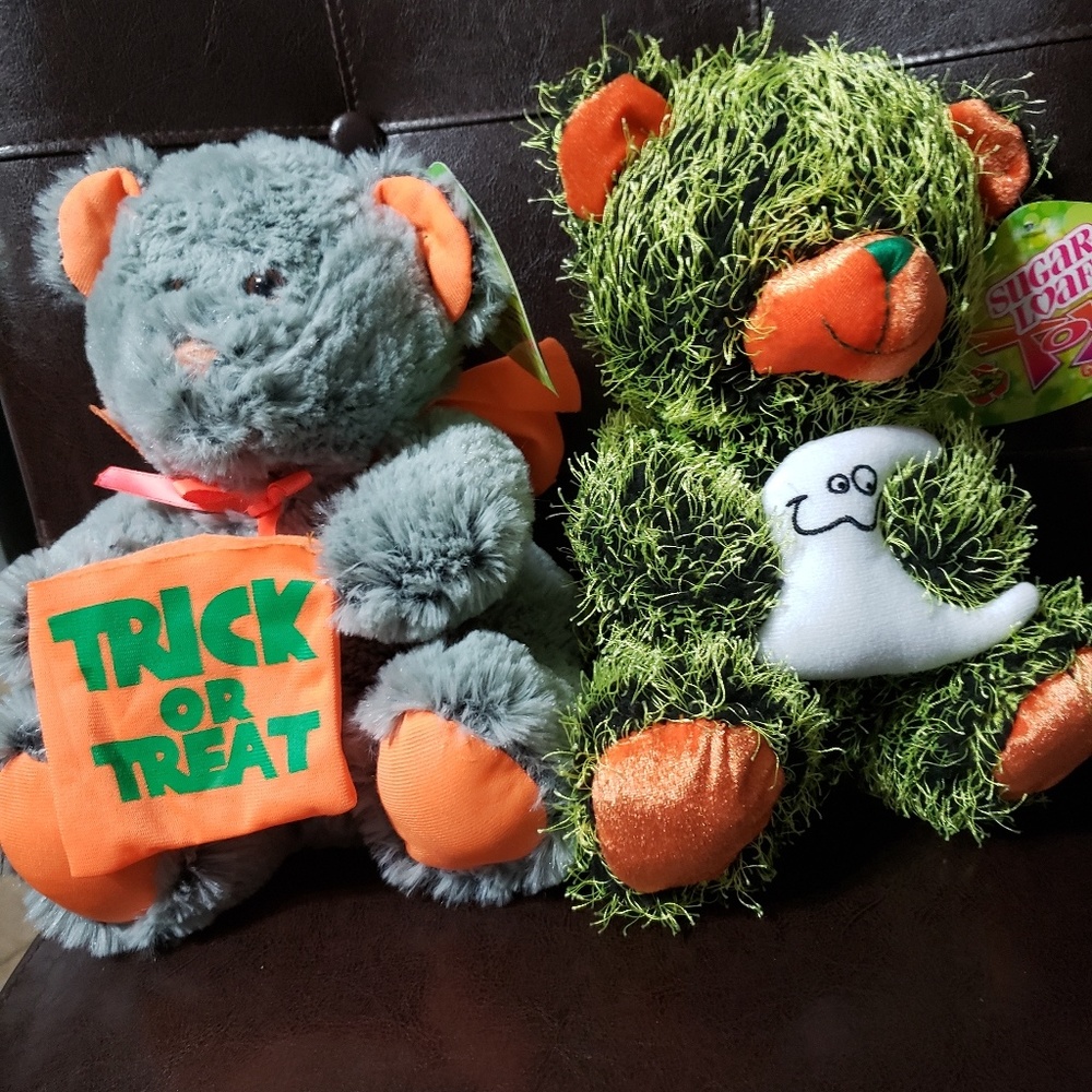 Two cute Halloween teddies